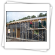 Casa cu peretii din panouri premontate tip osatura-platforma sau timber frame - vedere din timpul montajului